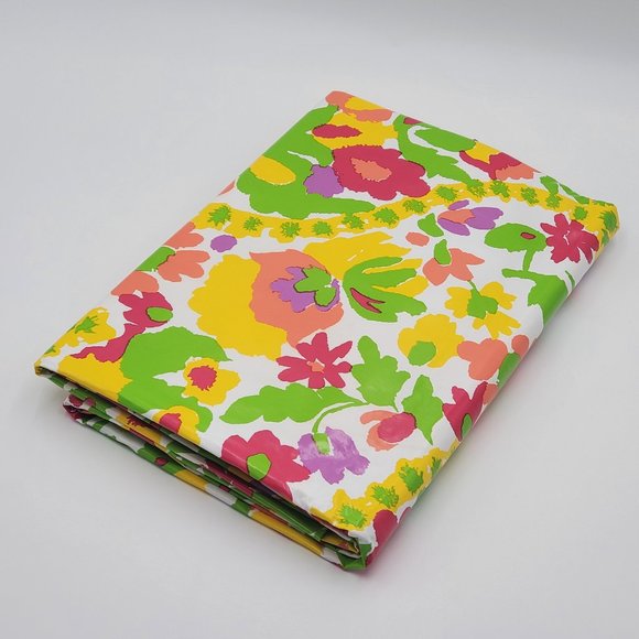 Vera Neumann Floral Oblong Tablecloth 60" x 84" - Picture 12 of 16